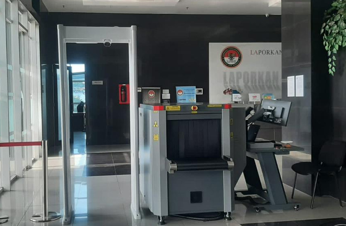Security Checkpoint at Court